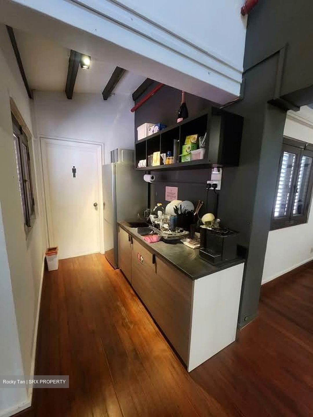 North Bridge Road (D7), Office #581298031